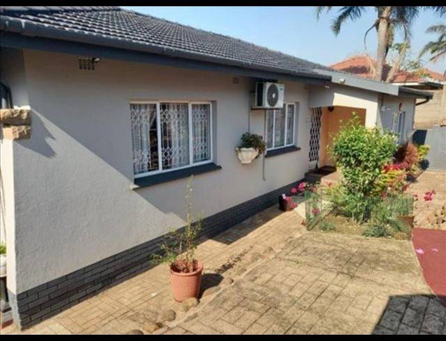 3 BEDROOM HOUSE FOR SALE IN BLUFF